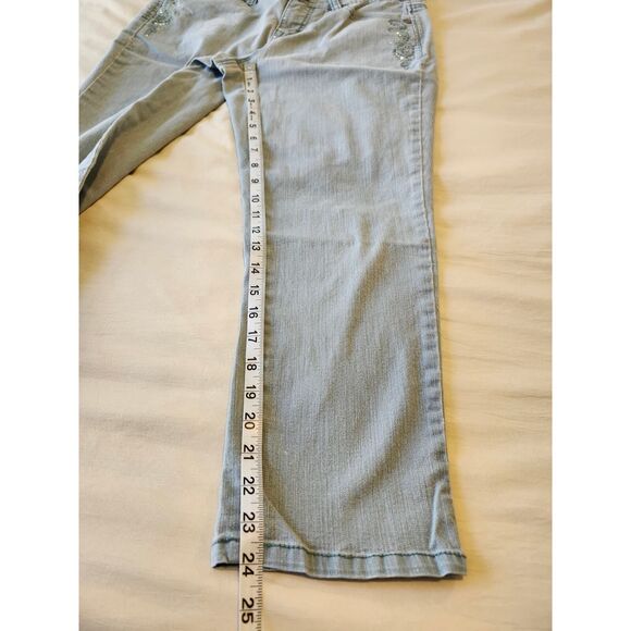 Women's size 10 Straight Leg Jeans Blue Green Embroidered - Picture 6 of 8